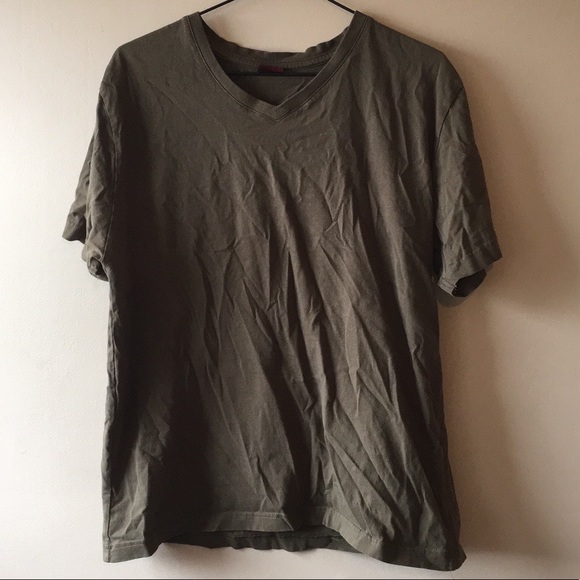 🌞 3/15$ Olive V-Neck T-shirt - M - Picture 1 of 3